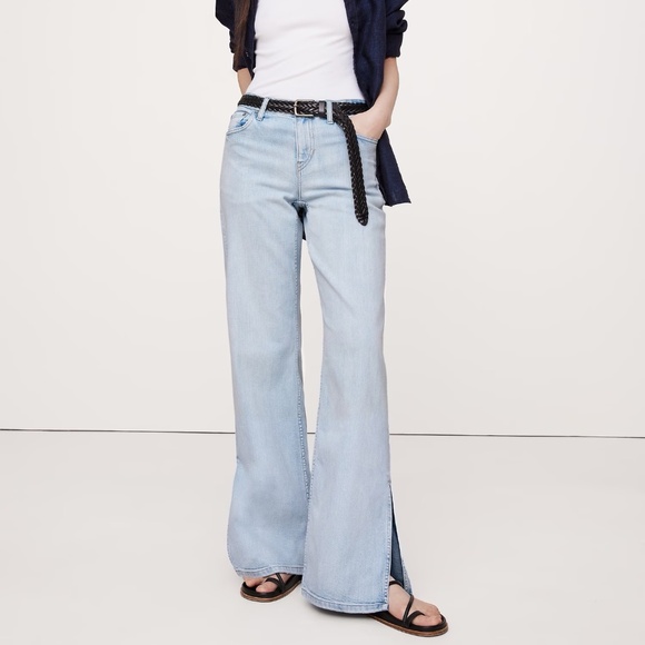 Banana Republic The Icon Mid-Rise Wide-Leg Split-Hem Jean - Light Wash, 31 - Picture 1 of 10